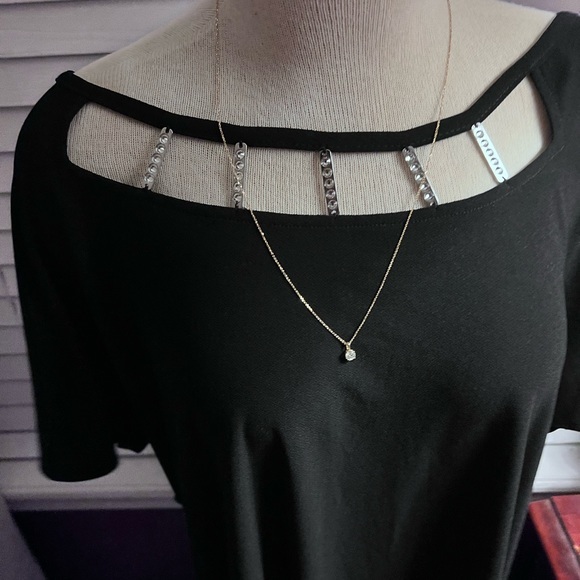 Blouse đź–¤ - Picture 3 of 3